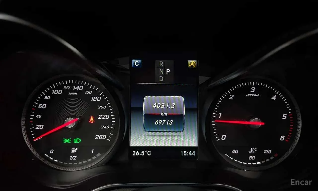 Mercedes-Benz GLC 220 d * 4MATIC Premium Coupe * AMG Пакет * 360 * , снимка 9 - Автомобили и джипове - 56235041