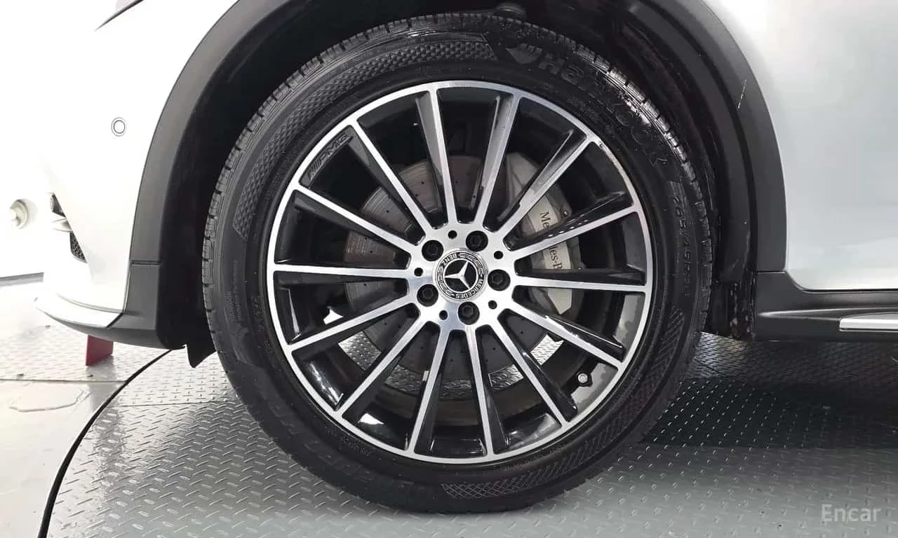 Mercedes-Benz GLC 220 d * 4MATIC Premium Coupe * AMG Пакет * 360 * , снимка 5 - Автомобили и джипове - 56235041