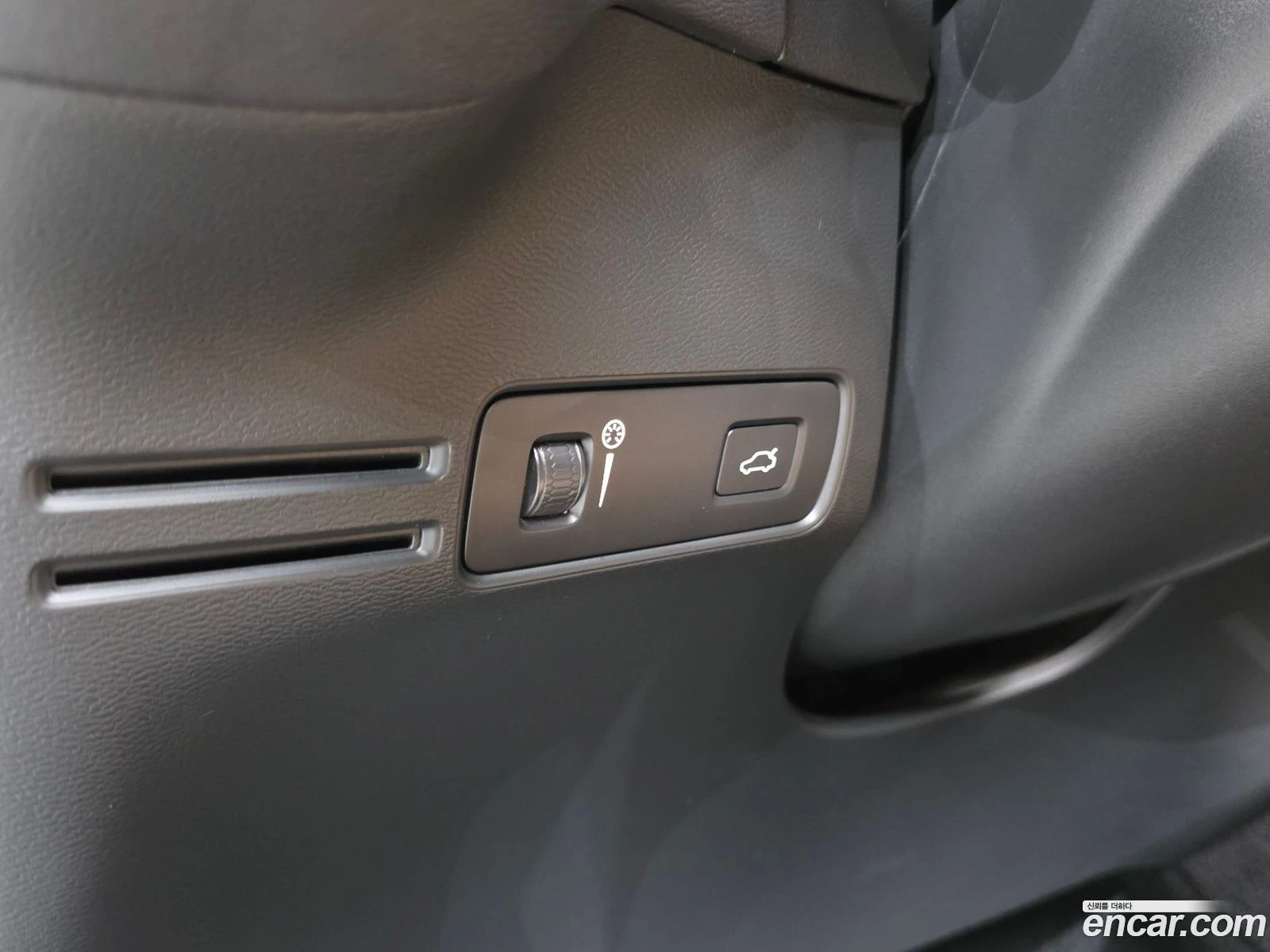 Volvo XC40 B4 Inscription, снимка 13 - Автомобили и джипове - 56661592