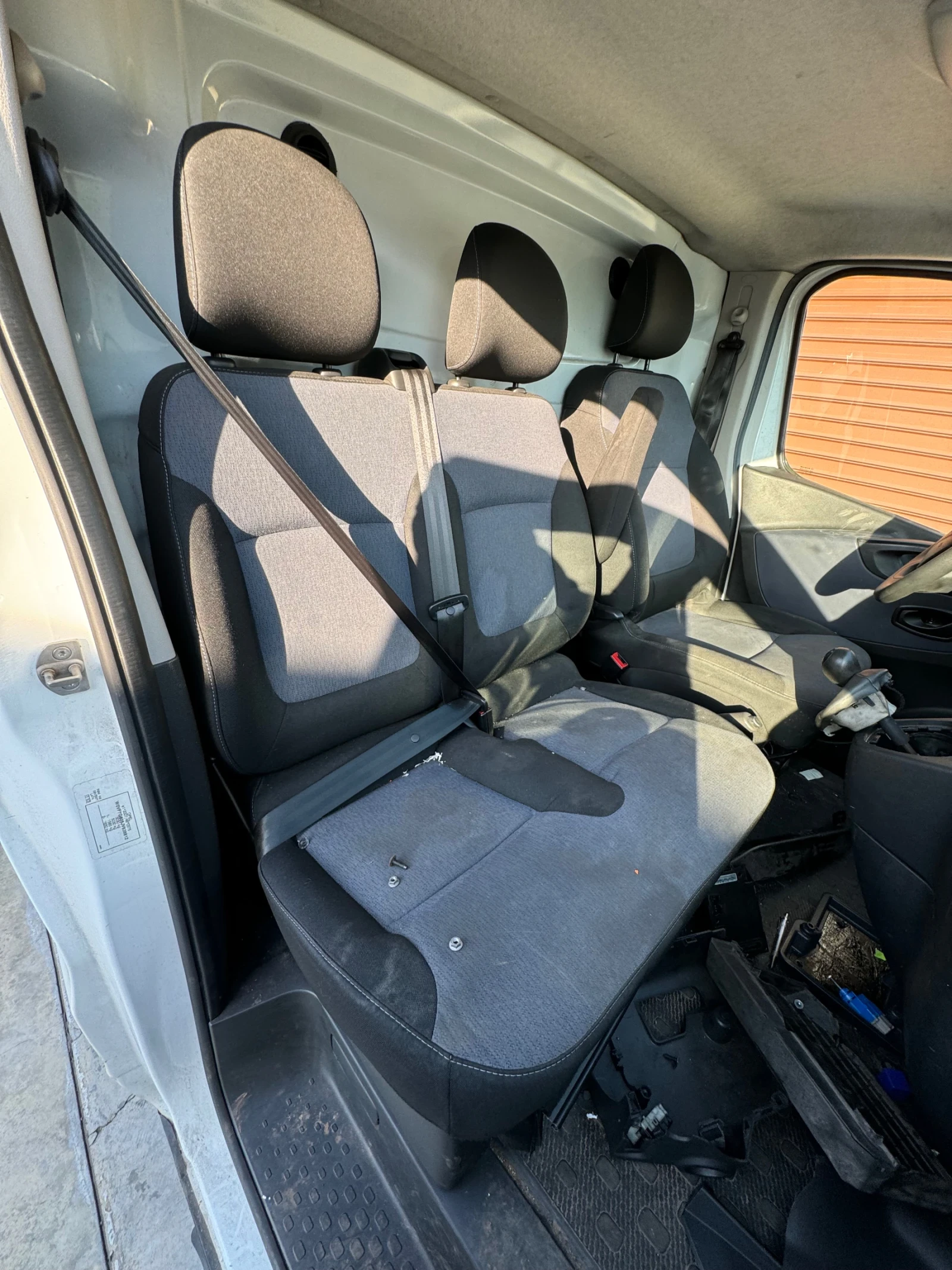 Opel Vivaro 1.6dciR9M 120hp MAXI - изображение 8