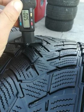 Гуми Зимни 235/55R17, снимка 10