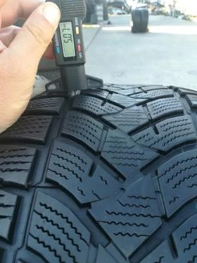 Гуми Зимни 235/55R17, снимка 9