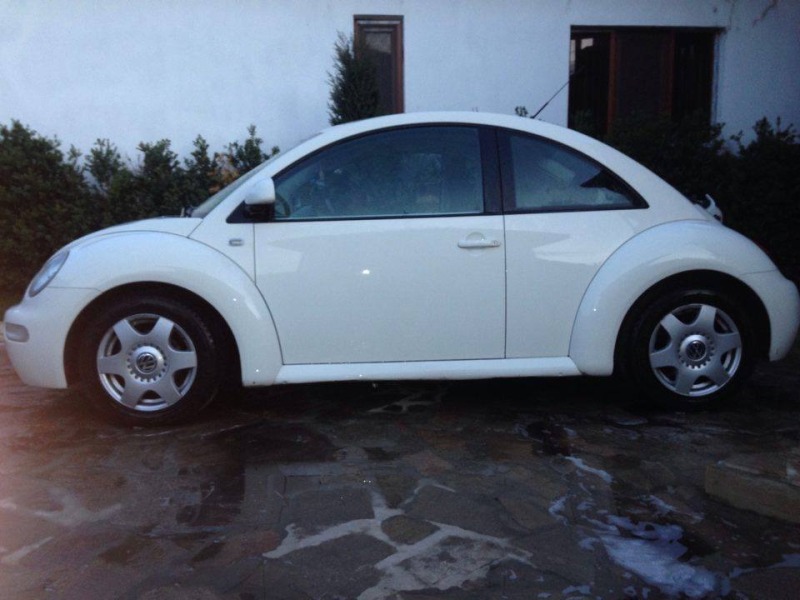 VW New beetle, снимка 1 - Автомобили и джипове - 46052770