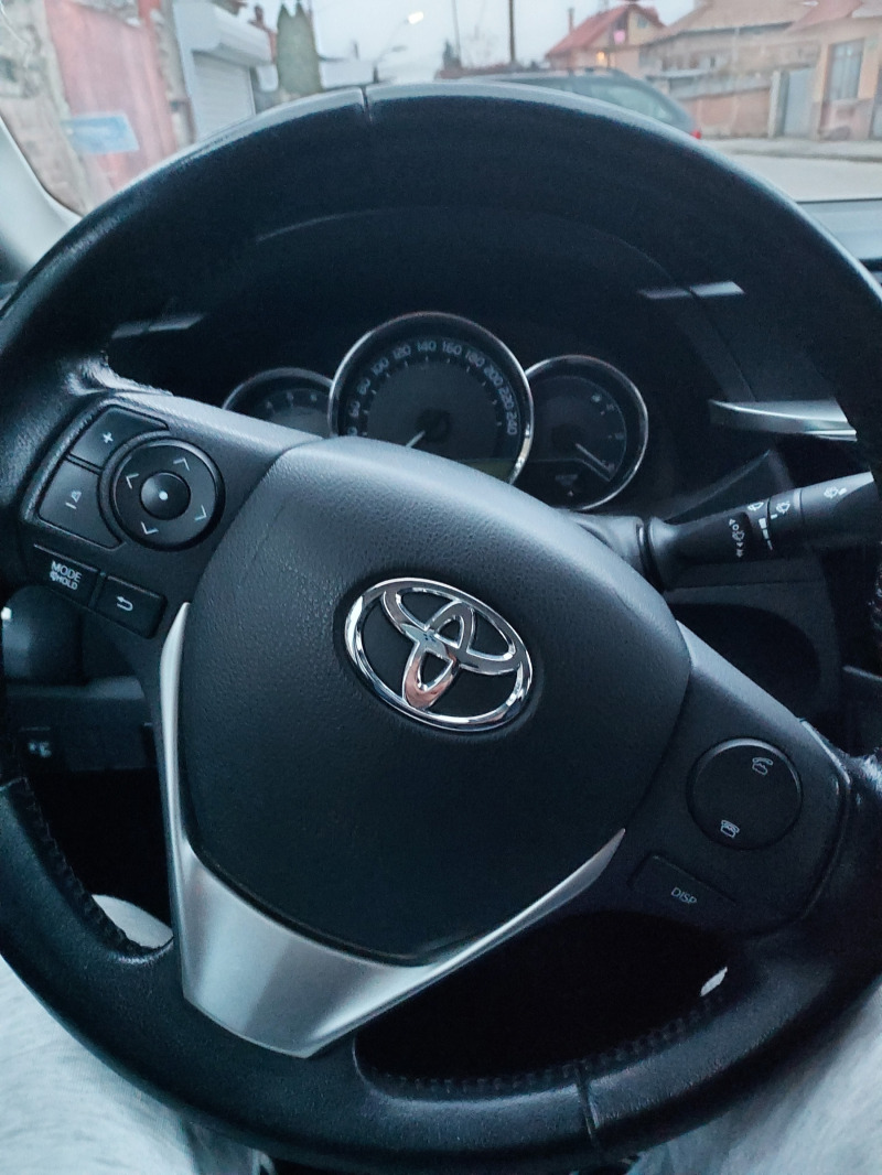 Toyota Corolla, снимка 10 - Автомобили и джипове - 45026508