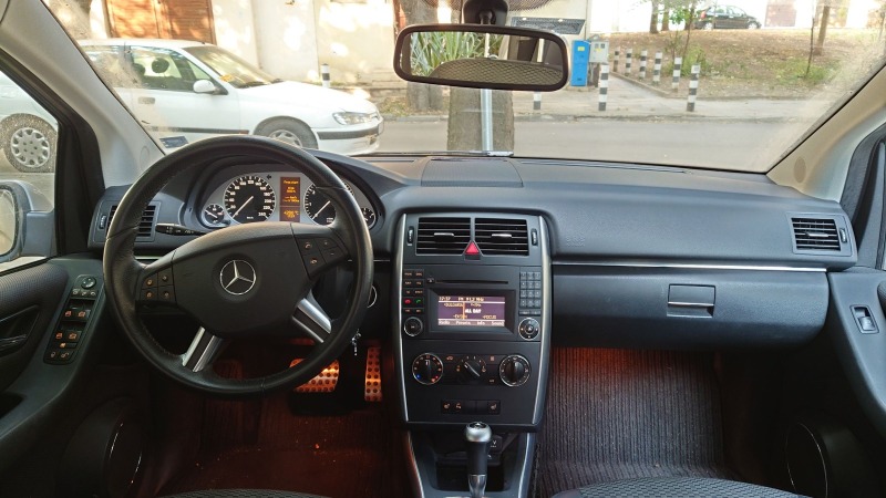 Mercedes-Benz B 180, снимка 6 - Автомобили и джипове - 45856602