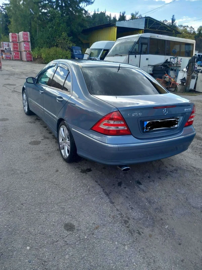 Mercedes-Benz 230 2.4 газ, снимка 4 - Автомобили и джипове - 47462160