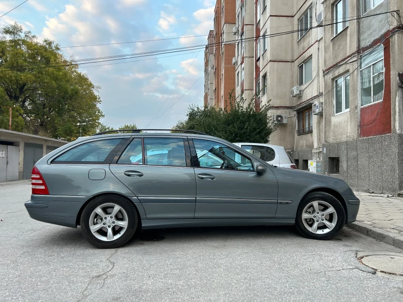 Mercedes-Benz C 220, снимка 10 - Автомобили и джипове - 47819917