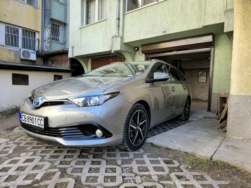 Toyota Auris Hybrid, снимка 1 - Автомобили и джипове - 49466807