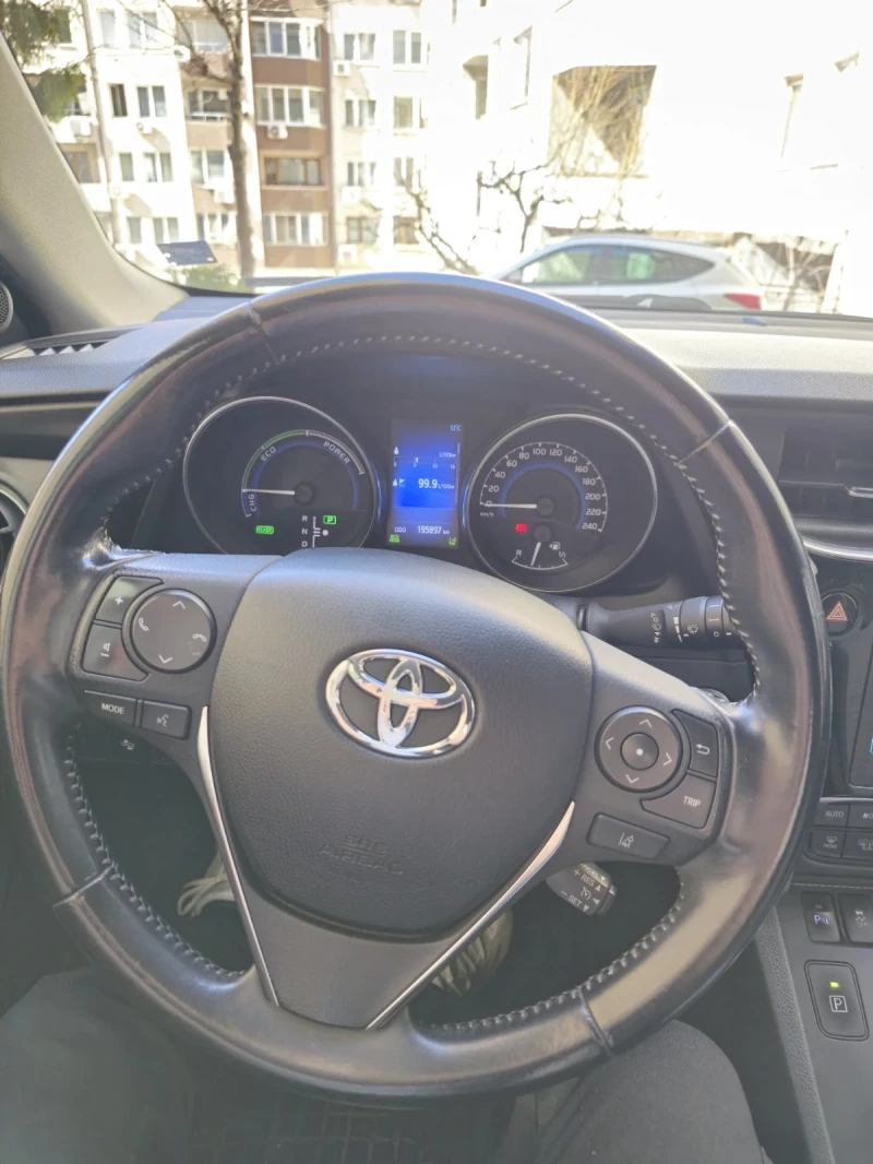 Toyota Auris Hybrid, снимка 7 - Автомобили и джипове - 49466807