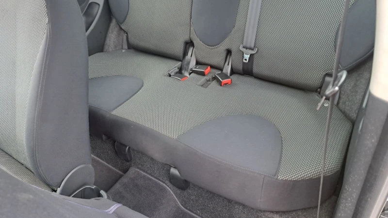 Nissan Micra 1.3I 70кс EURO 4 KЛИМАТИК , снимка 8 - Автомобили и джипове - 51474641