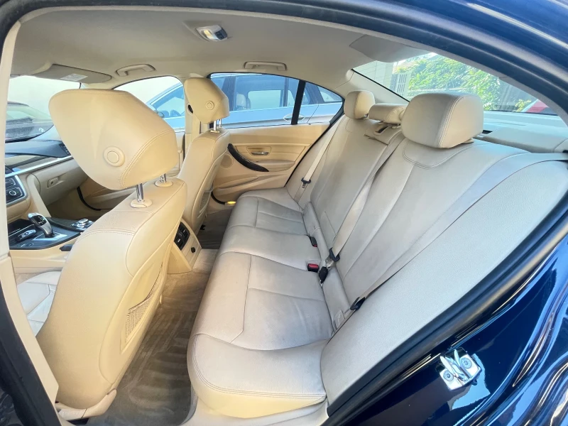 BMW 320 d M-пакет/седан, снимка 11 - Автомобили и джипове - 52283051