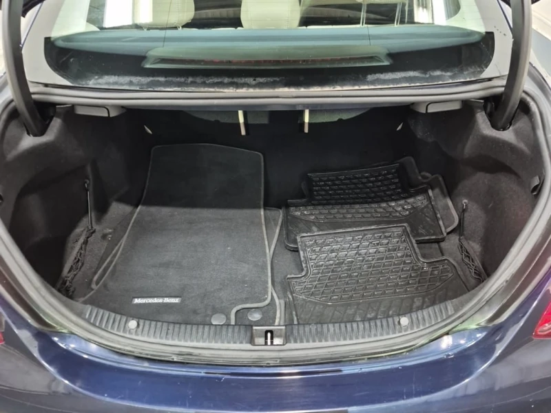 Mercedes-Benz C 300 * CARFAX * БЕЗ ПЪРВОНАЧАЛНА ВНОСКА, снимка 17 - Автомобили и джипове - 53182127