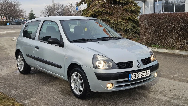 Renault Clio, снимка 6 - Автомобили и джипове - 53264095
