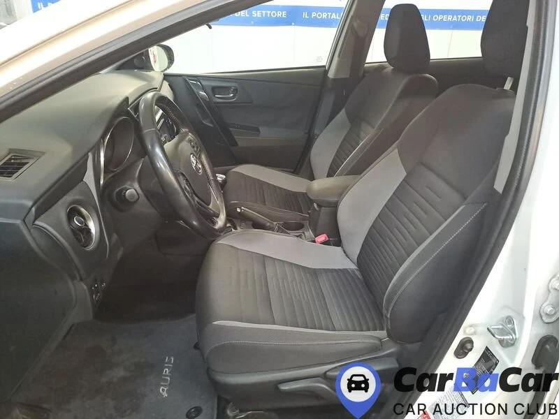 Toyota Auris 1.6D Очакван внос!!!, снимка 14 - Автомобили и джипове - 53288429