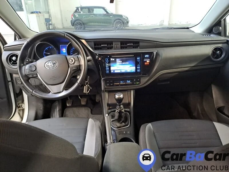 Toyota Auris 1.6D Очакван внос!!!, снимка 15 - Автомобили и джипове - 53288429