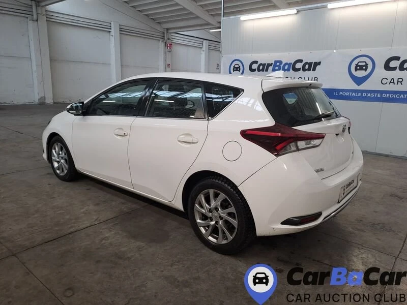 Toyota Auris 1.6D Очакван внос!!!, снимка 7 - Автомобили и джипове - 53288429