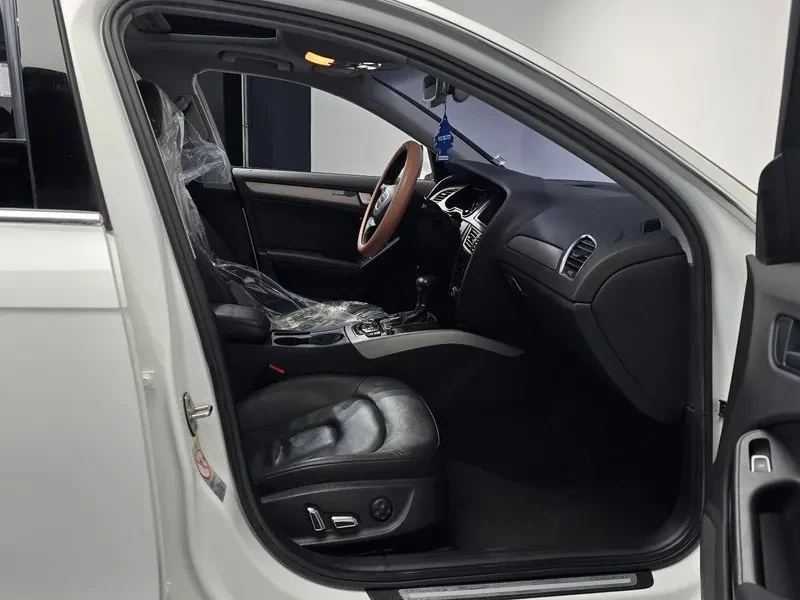 Audi A4 2.0 TDI, снимка 11 - Автомобили и джипове - 53678036