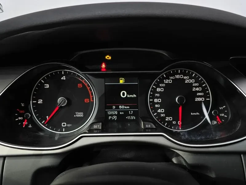 Audi A4 2.0 TDI, снимка 8 - Автомобили и джипове - 53678036