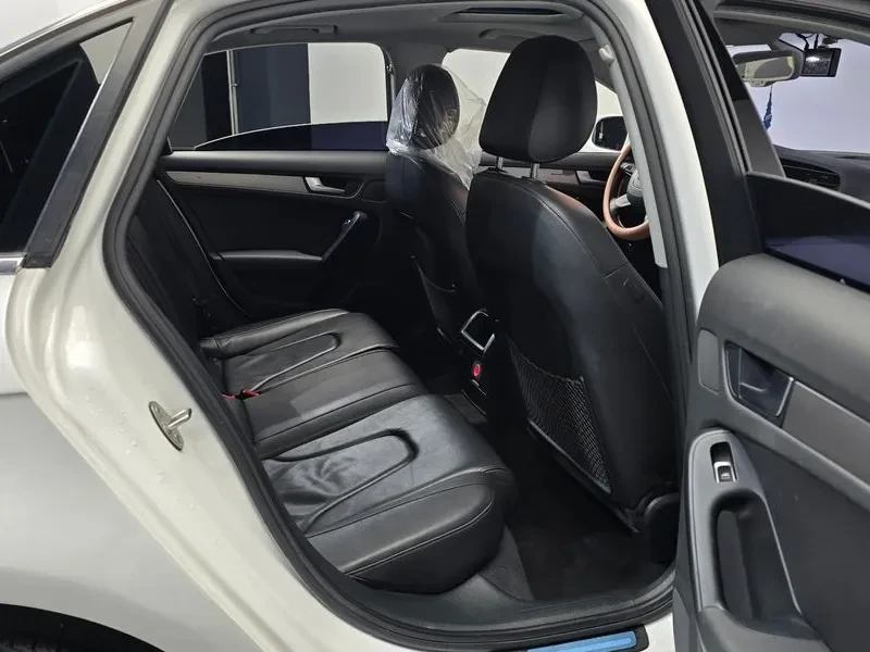 Audi A4 2.0 TDI, снимка 12 - Автомобили и джипове - 53678036