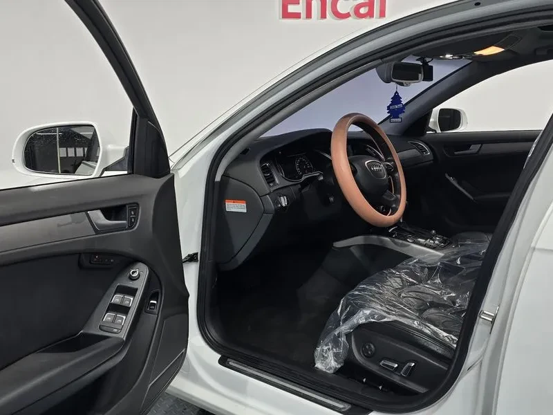 Audi A4 2.0 TDI, снимка 10 - Автомобили и джипове - 53678036