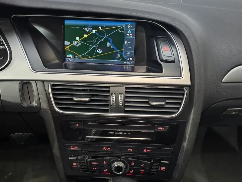 Audi A4 2.0 TDI, снимка 14 - Автомобили и джипове - 53678036