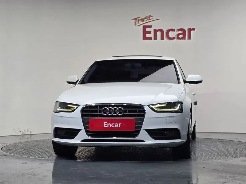 Audi A4 2.0 TDI, снимка 3 - Автомобили и джипове - 53678036