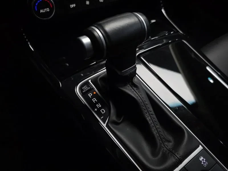 Kia Stinger 2.0 Turbo 2Wd Prime, снимка 9 - Автомобили и джипове - 55016117