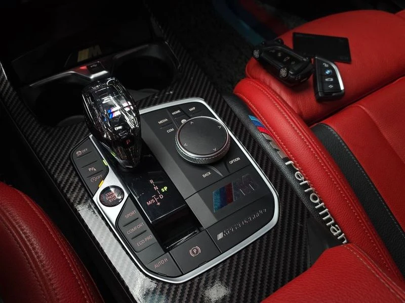 BMW M135 M135i xDrive| 302к.с.| ВКЛ.ТЕХНОТЕСТ, снимка 9 - Автомобили и джипове - 55688966