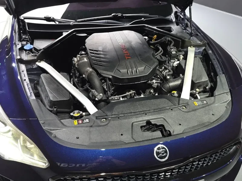 Kia Stinger 3.3 AWD GT - САМО 30% АВАНС, снимка 6 - Автомобили и джипове - 55888080