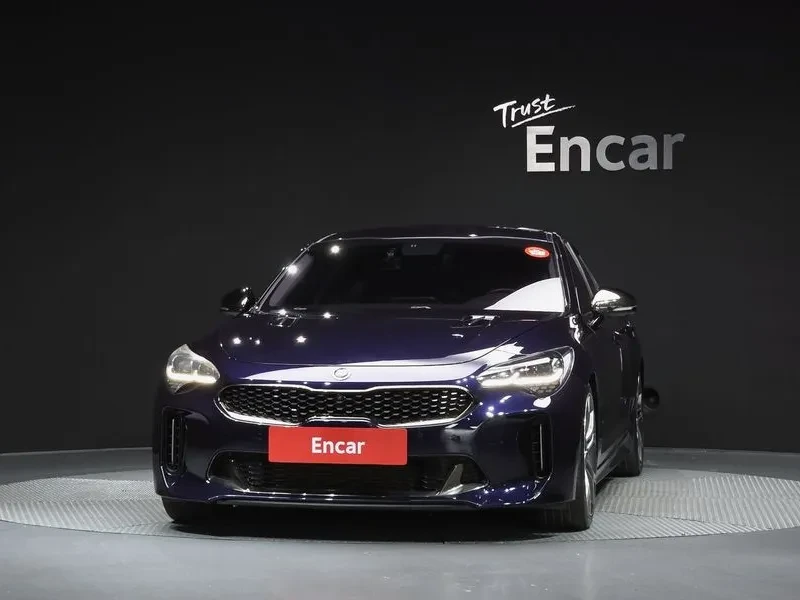 Kia Stinger 3.3 AWD GT - САМО 30% АВАНС, снимка 3 - Автомобили и джипове - 55888080