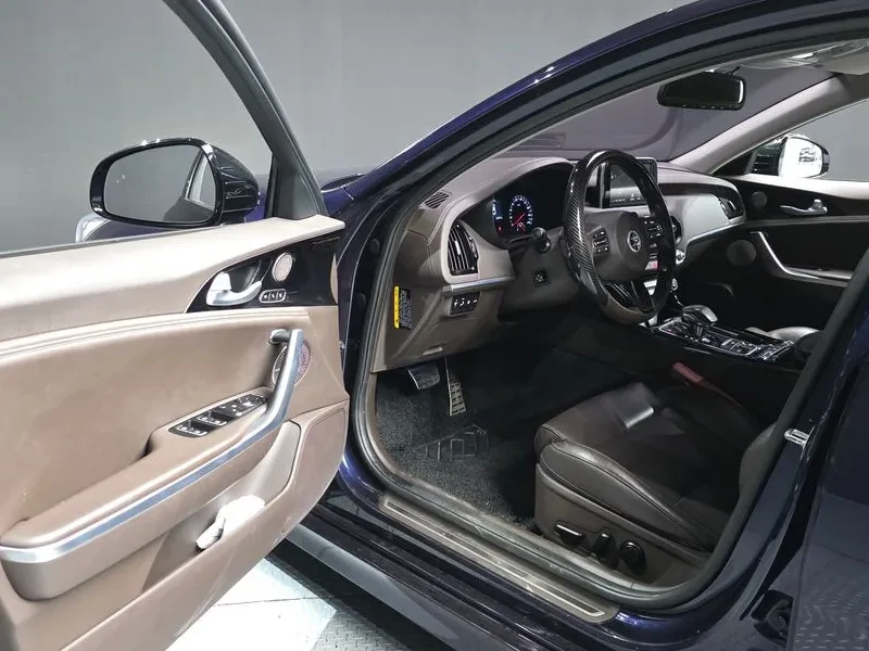 Kia Stinger 3.3 AWD GT - САМО 30% АВАНС, снимка 10 - Автомобили и джипове - 55888080