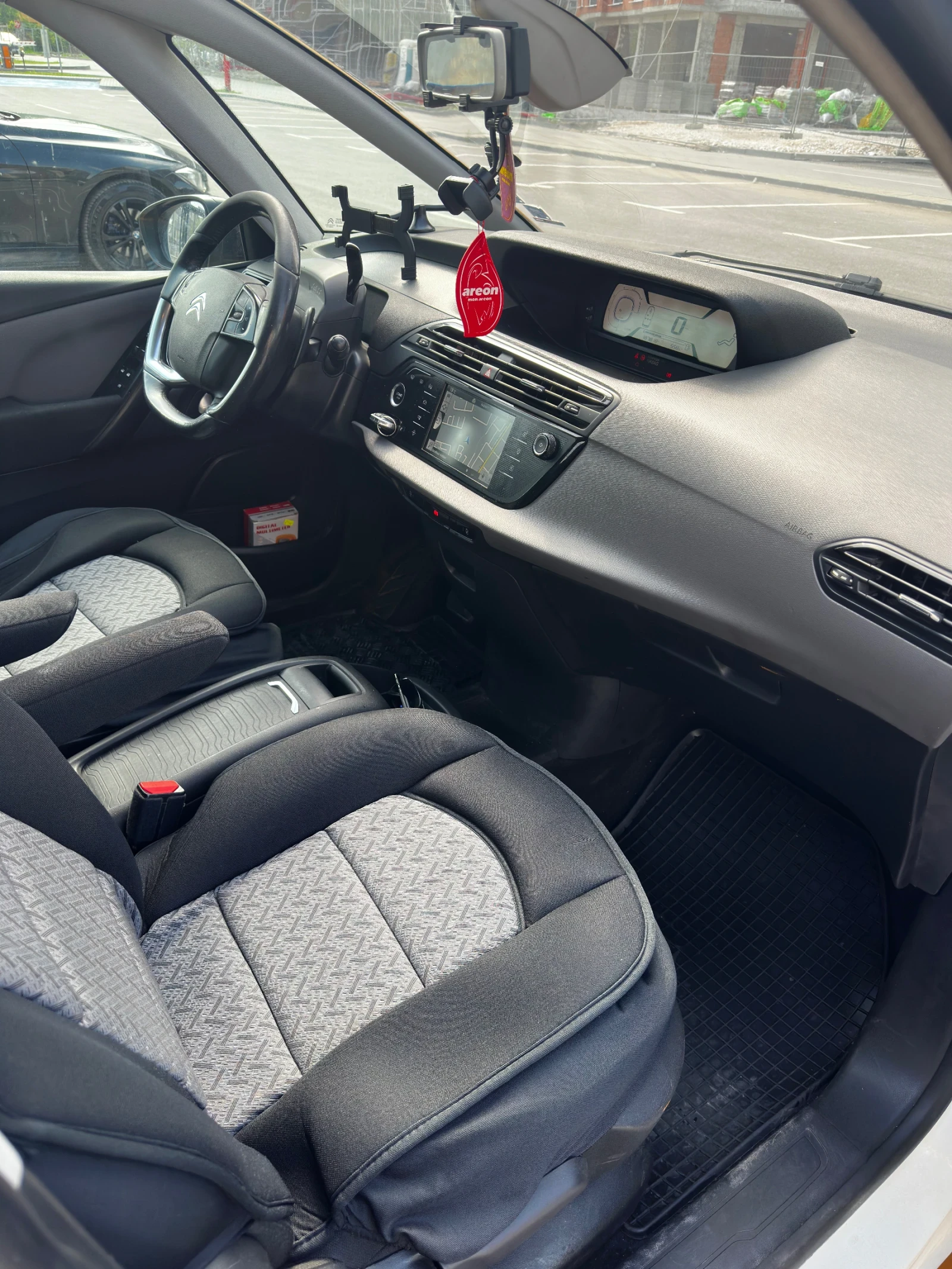 Citroen C4 Picasso 1.6 Дизел - изображение 7