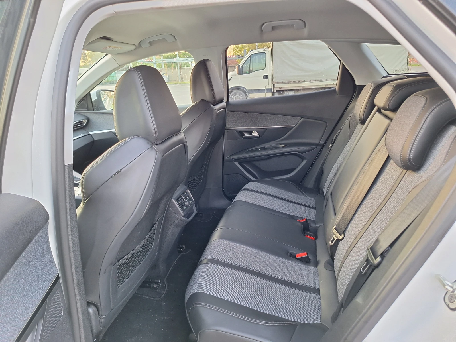 Peugeot 3008 NEW ALLURE 1.2 e-THP 130 EAT6  - изображение 8