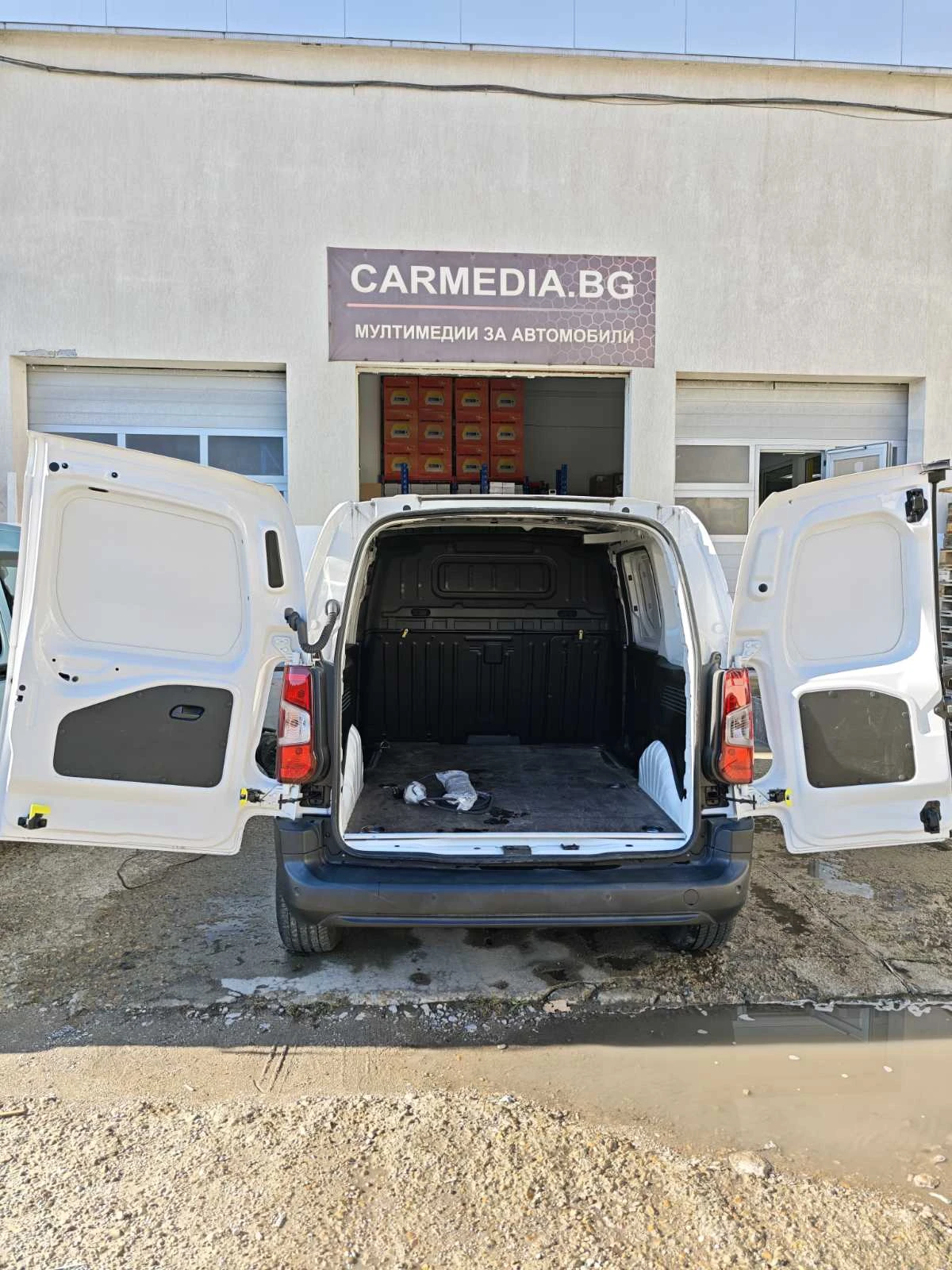 Peugeot Partner 50KWh N1 - изображение 9