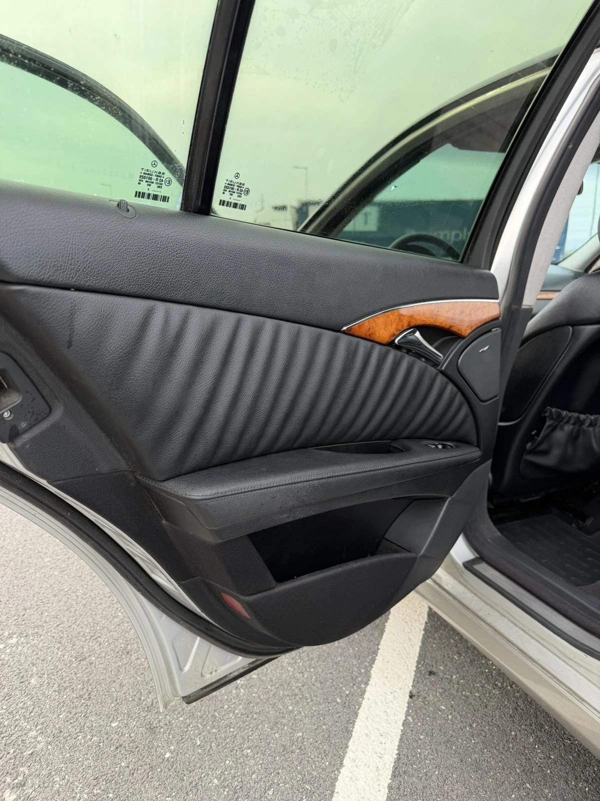 Mercedes-Benz E 220, снимка 10 - Автомобили и джипове - 53875135