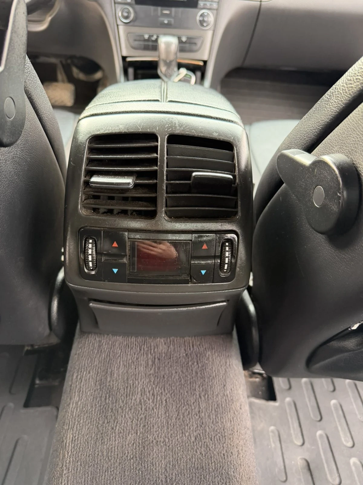 Mercedes-Benz E 220, снимка 13 - Автомобили и джипове - 53875135