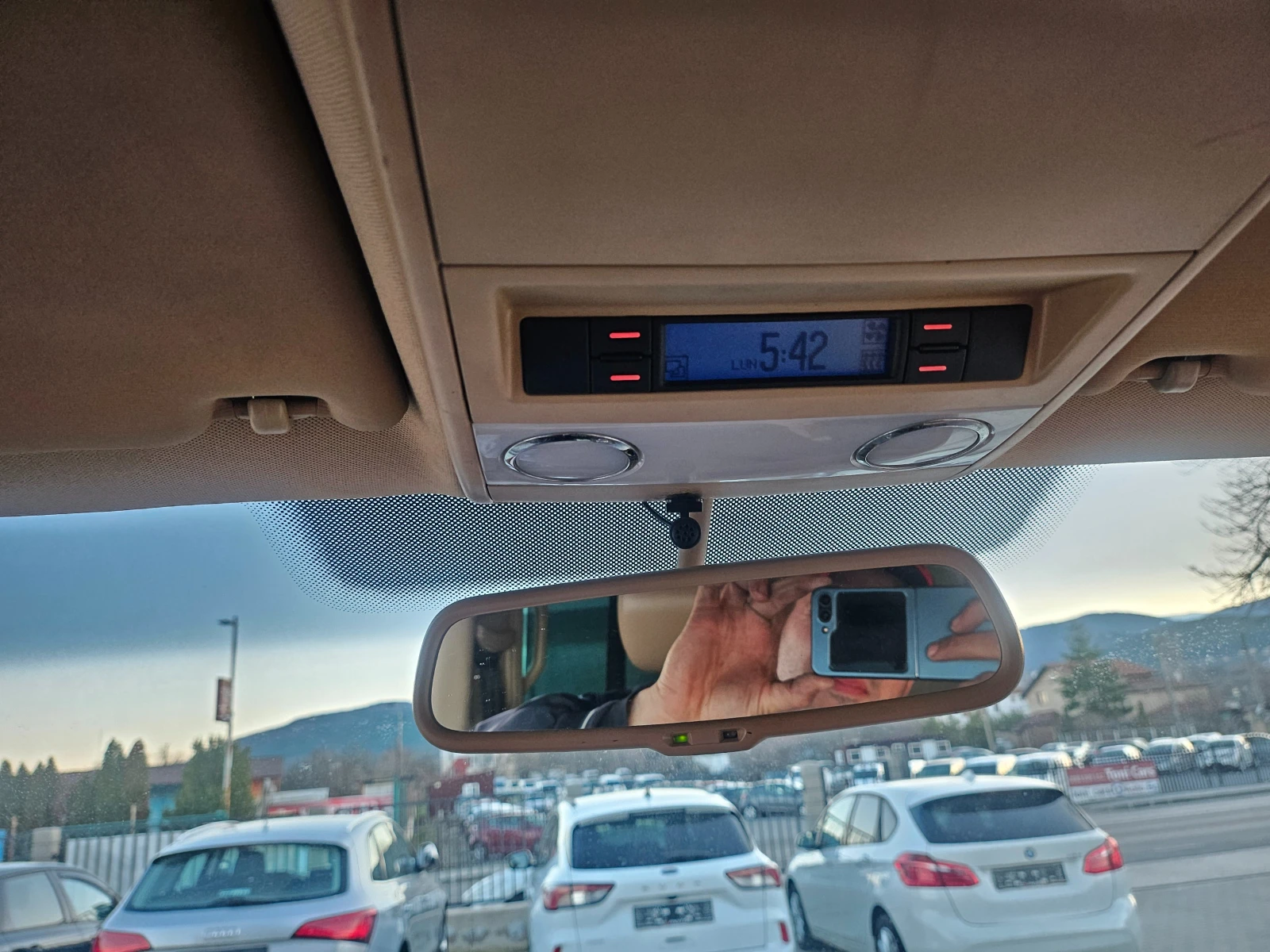 VW Multivan 2.5TDI, Full Led, Камера, Подгрев, Печка!, снимка 16 - Автомобили и джипове - 53971538