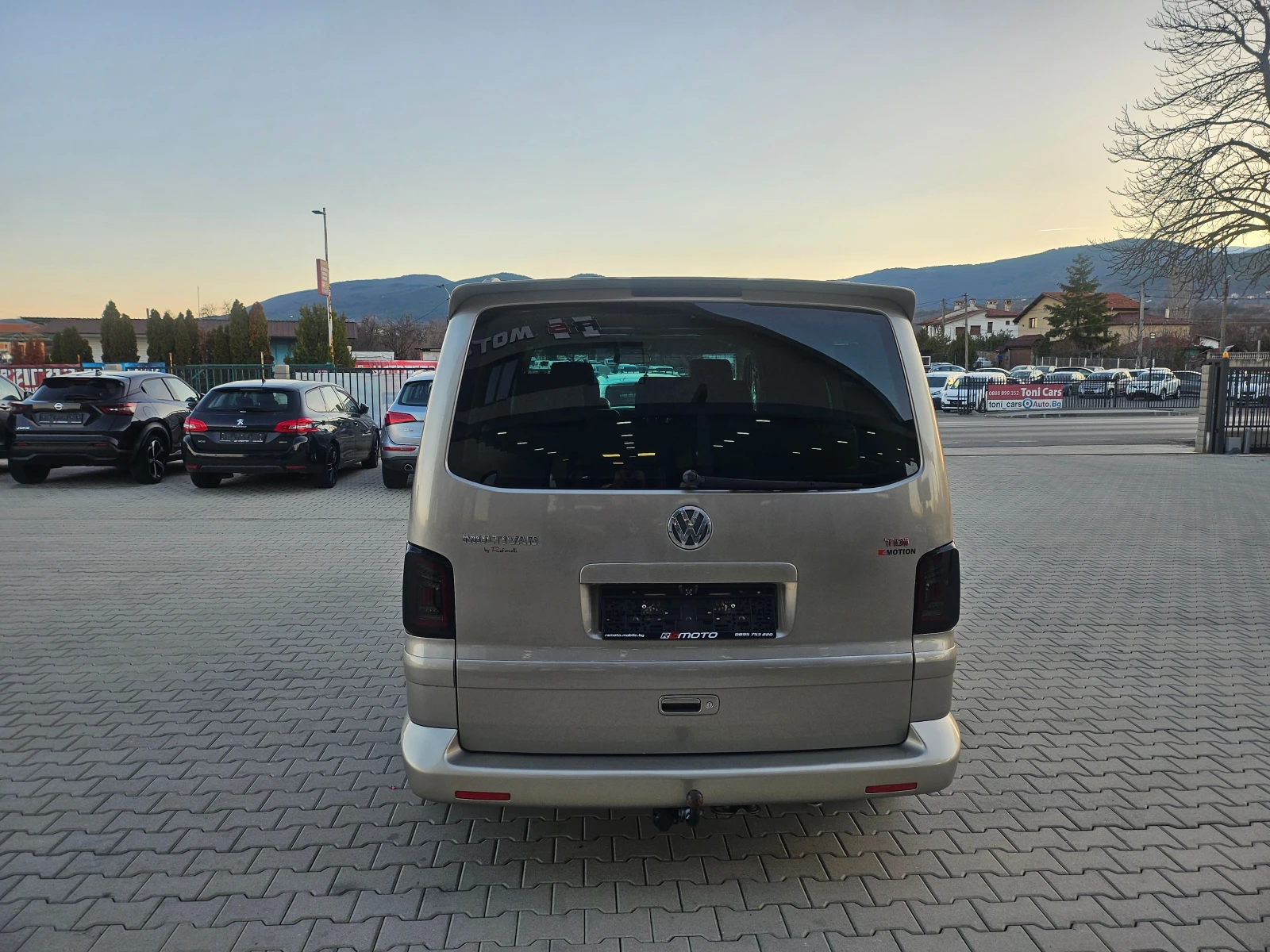 VW Multivan 2.5TDI, Full Led, Камера, Подгрев, Печка!, снимка 4 - Автомобили и джипове - 53971538