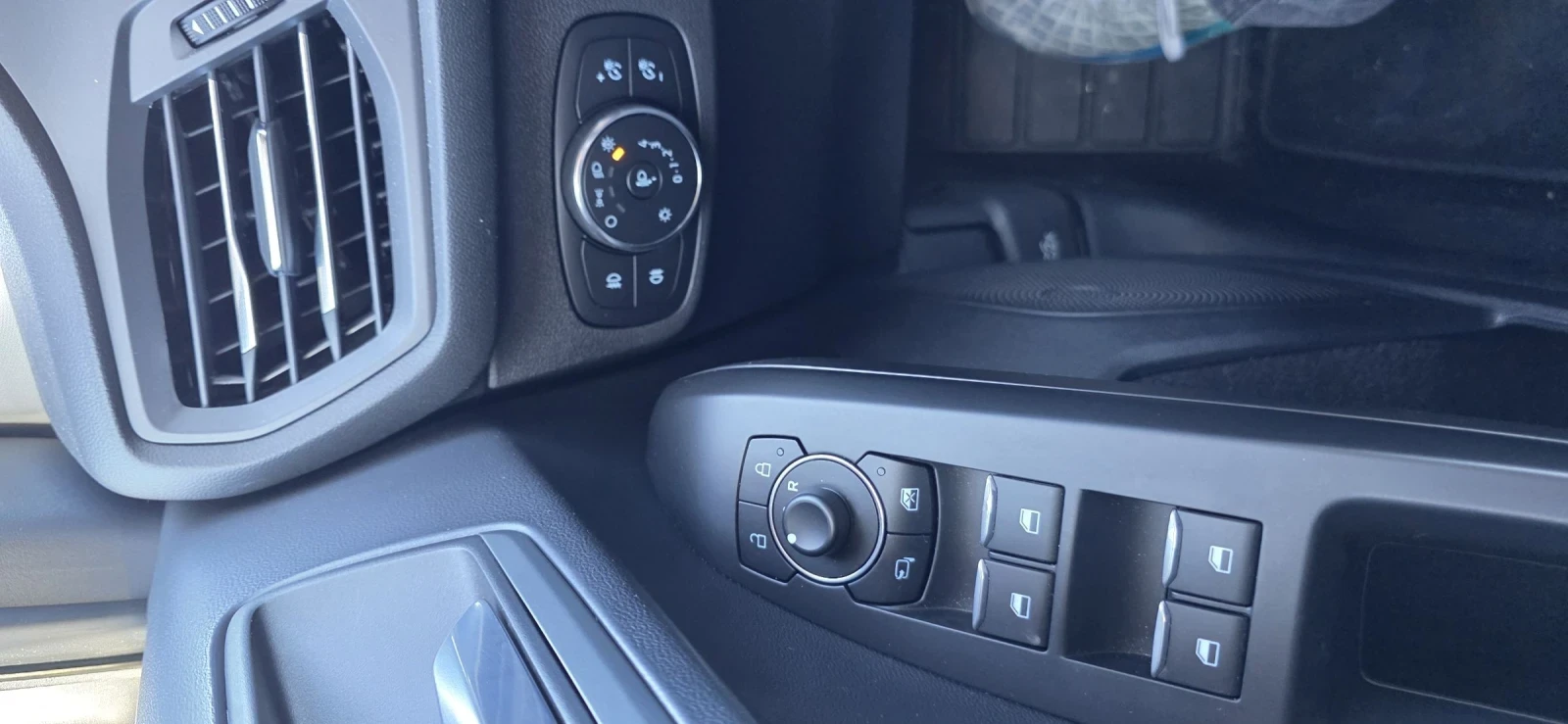 Ford Focus 1.0  EcoBoost Hybrid-125hp-Titanium, снимка 13 - Автомобили и джипове - 54135774