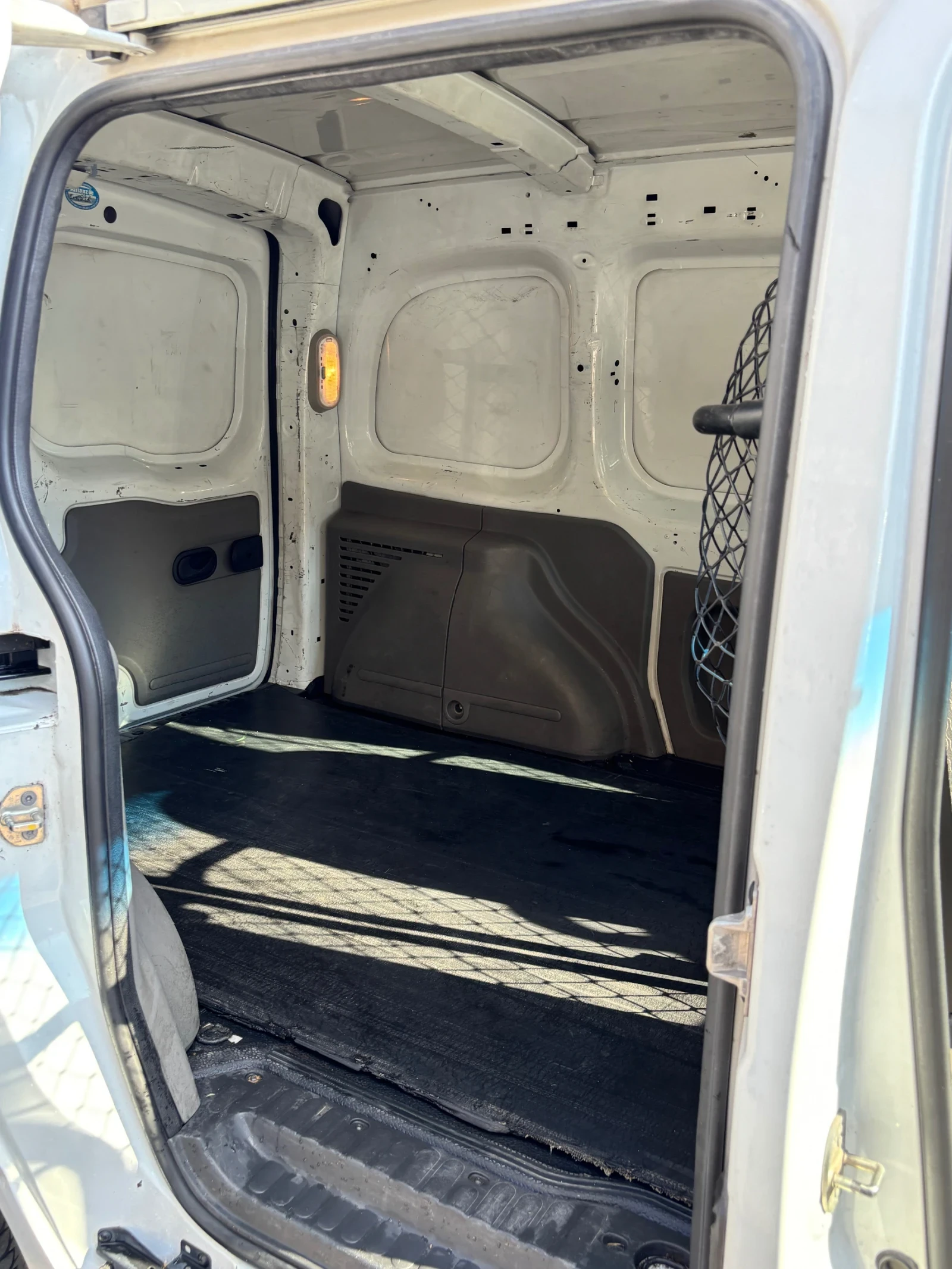 Renault Kangoo 1.5 DCI КЛИМАТИК, снимка 9 - Автомобили и джипове - 54242232