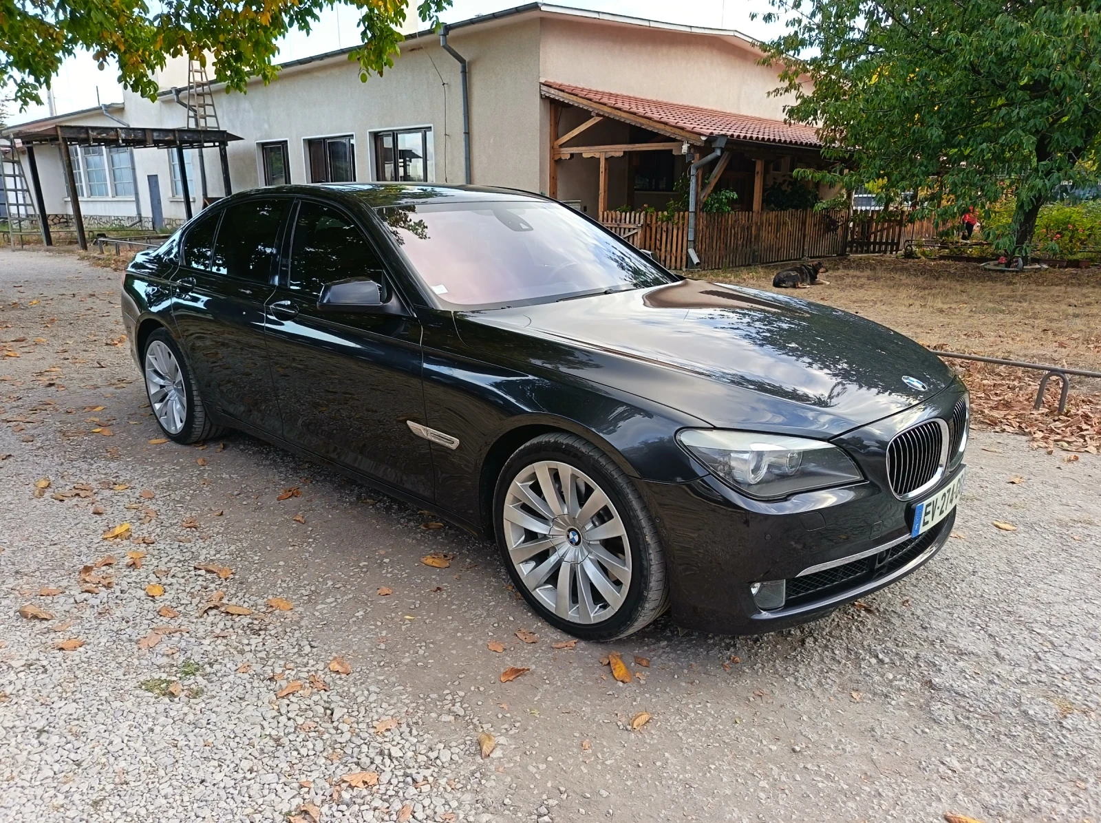 BMW 750 V8 FULL KEY LESS DISTRONIC