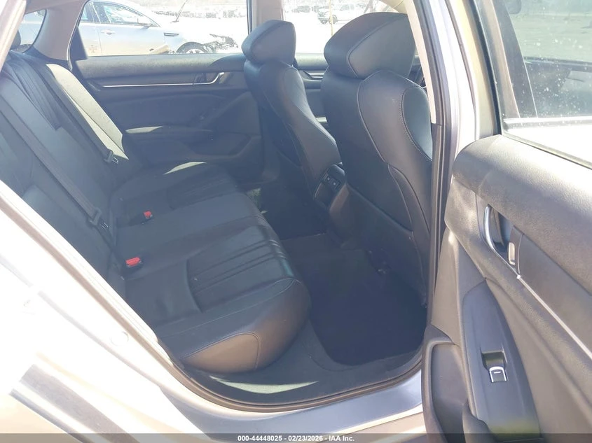 Honda Accord 1.5l Sport Special Edition, снимка 8 - Автомобили и джипове - 54315425