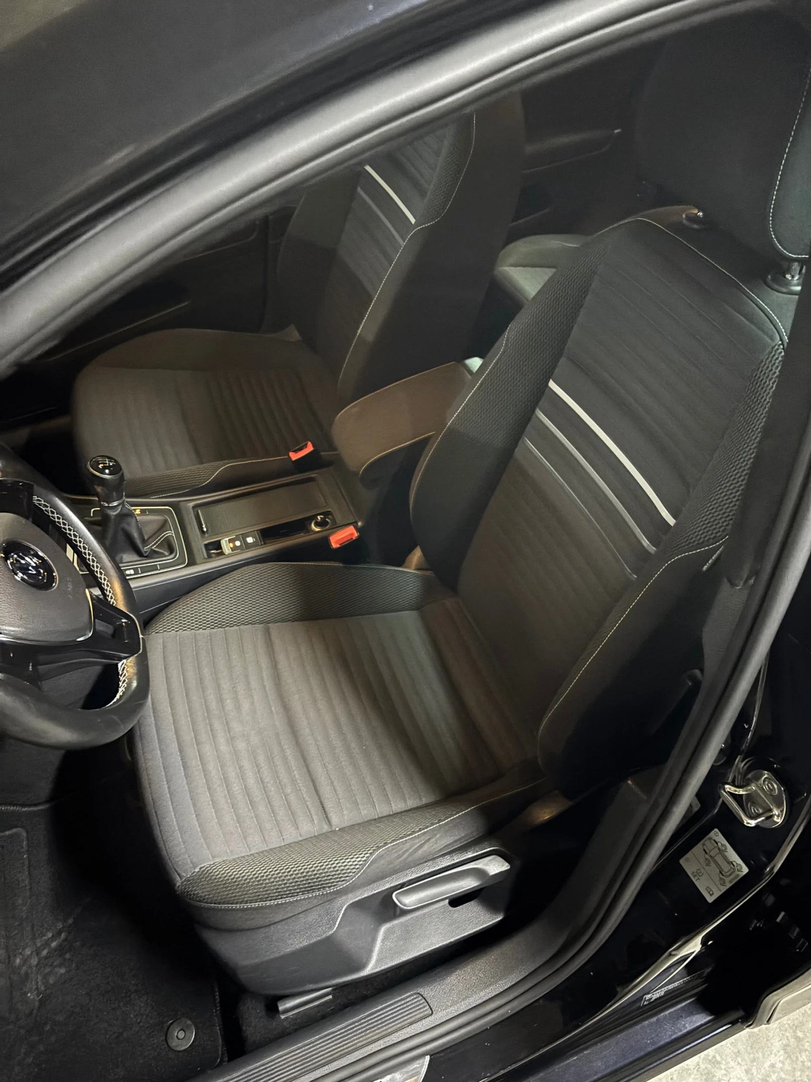 VW Golf, снимка 8 - Автомобили и джипове - 54621858