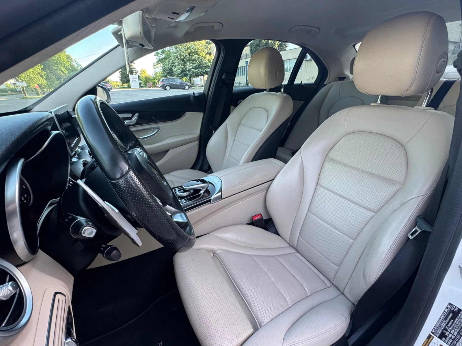 Mercedes-Benz C 300 4MATIC, снимка 14 - Автомобили и джипове - 54722559