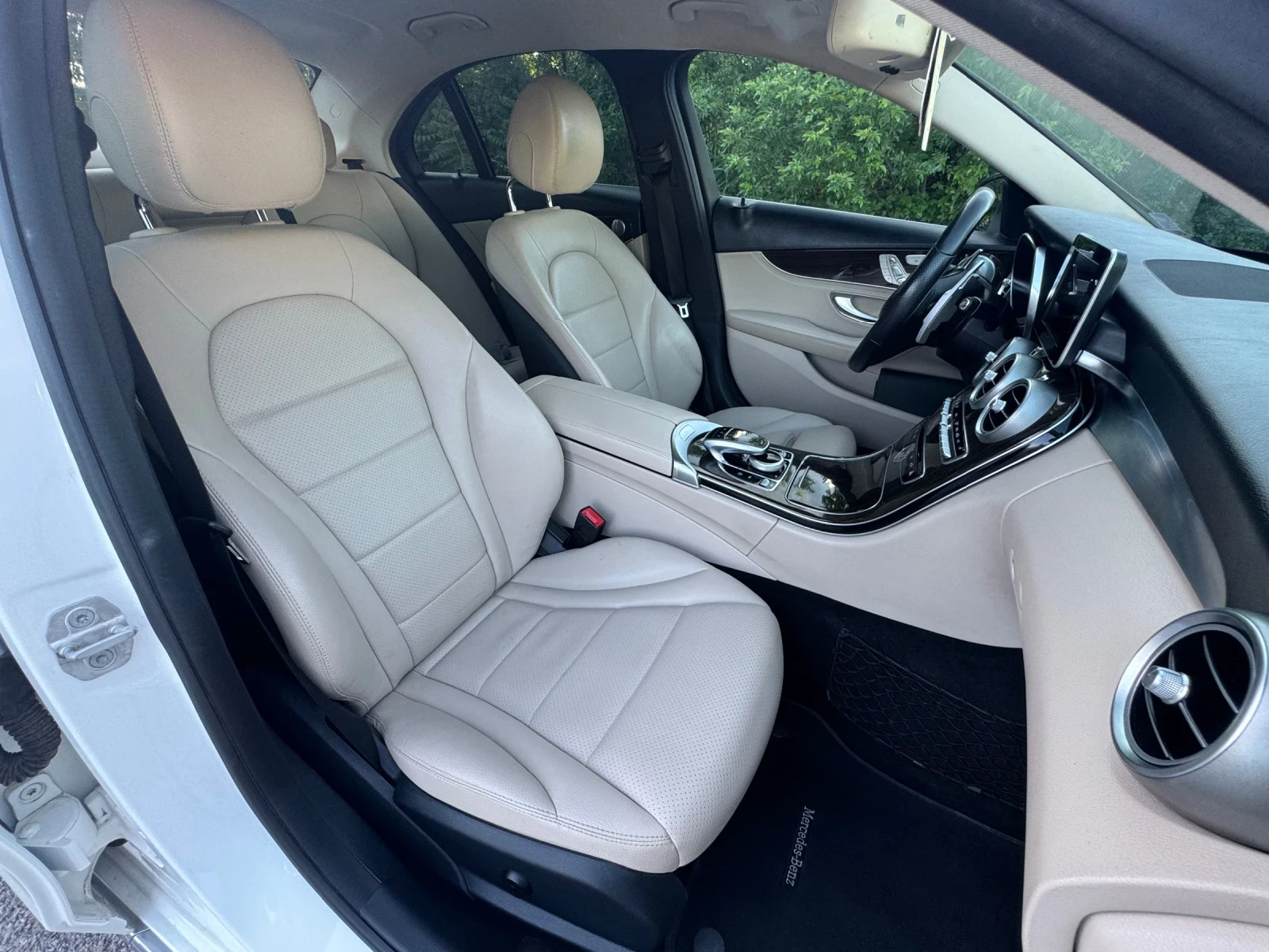 Mercedes-Benz C 300 4MATIC, снимка 16 - Автомобили и джипове - 54722559