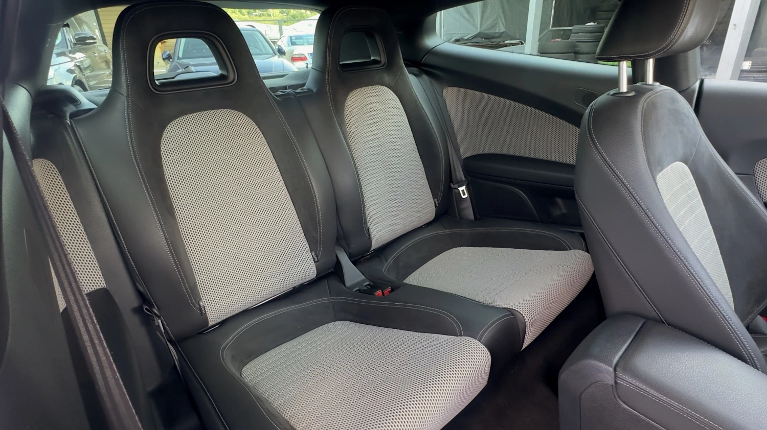 VW Scirocco 2.0TDi Autom.Navi Подгрев Xenon, снимка 15 - Автомобили и джипове - 54852670
