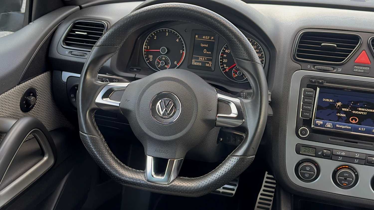 VW Scirocco 2.0TDi Autom.Navi Подгрев Xenon, снимка 8 - Автомобили и джипове - 54852670