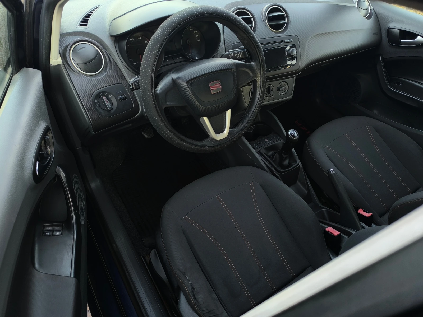 Seat Ibiza -1.4i-85кс(старият двигател)-КЛИМАТИК-EURO 5 !!!, снимка 10 - Автомобили и джипове - 55242008