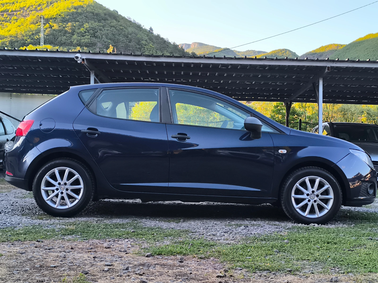 Seat Ibiza -1.4i-85кс(старият двигател)-КЛИМАТИК-EURO 5 !!!, снимка 2 - Автомобили и джипове - 55242008