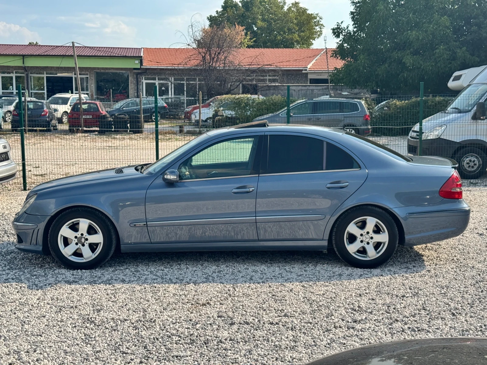 Mercedes-Benz E 320 ELEGANCE, снимка 3 - Автомобили и джипове - 55589481